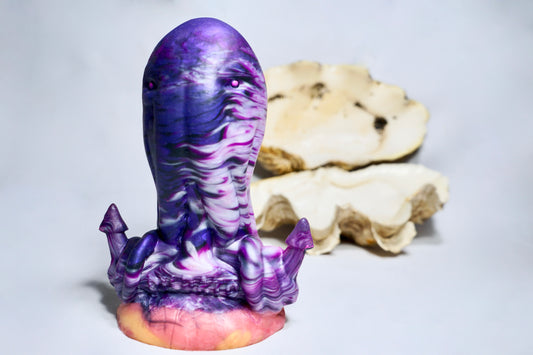 Pleasure Puss - Talla grande - Blanco, negro y morado