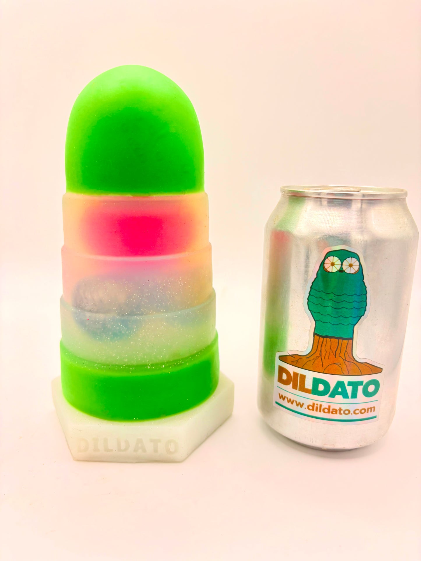 Conesolator - Tamaño Mediano - Árbol de Navidad de Silicona con Bolas Navideñas de Silicona en su Interior
